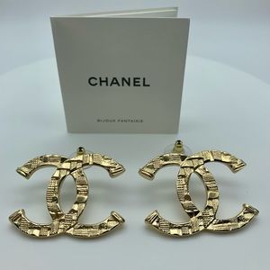 CHANEL Metal Textured CC Earrings Gold